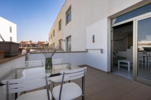 Home2Book El Cotillo Duplex Apt, Coastal Paradise