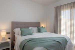 2-Bedroom Penthouse with Panoramic Scenery