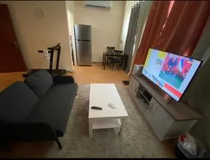 Furnished Studio Near Al Wahda Mall Prime Location in Abu Dhabi - Baţīn