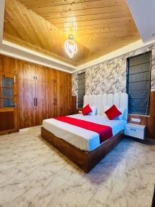 Dreamville Stays Shimla - Luxury Homestay and B&B