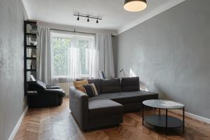 Cozy apartment near the embankment and the Old Town and free parking in front of the apartment windows