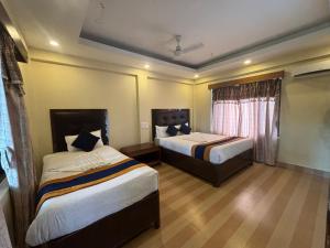 Travellers Jungle Camp-Sauraha