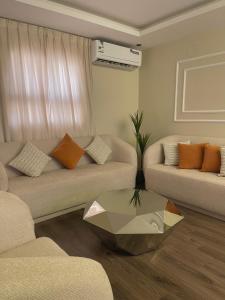 شقة غرفه وصالة الملقا