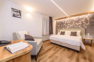 Superior Double or Twin Room with Terrace room in Hotel Des Roses