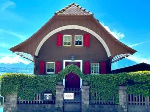 SwissHut Stunning Views Alps Lake - Chalet Monbijou - Sigriswil