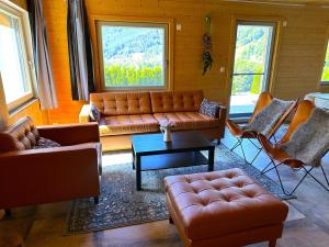 SwissHut Modern Chalet with Spa - Chalet Beunden