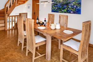 SwissHut Stunning Views Alps Lake - Chalet Antara