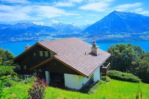 SwissHut Stunning Views Alps Lake - Chalet Antara