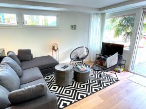 SwissHut Penthouse 10min Interlaken West Station - Apart. Blume 2