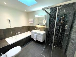 SwissHut Penthouse 10min Interlaken West Station - Apart. Blume 2