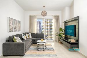 Charming 1 BR in AG Tower with Canal Views