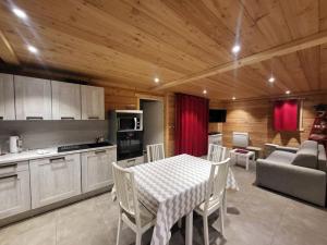 Appartements Charmant appartement au calme avec wifi et cuisine equipee - FR-1-266-164 : photos des chambres
