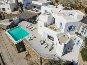 Marvelous 7 BR Villa Overlooking the Psarou Bay