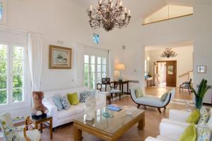 Exclusive 6 Br Villa with Infinity Pool and Sea Access