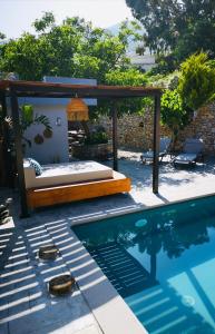Spacious Maistrali Villa, private pool & garden