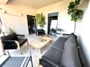 Spacious Maistrali Villa, private pool & garden