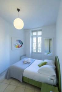 Place Grimaldi, close to beach and restaurants, with balcony