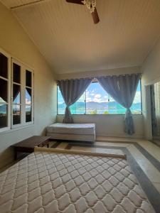 Casa espaçosa com piscina e churrasqueira - ILHABELA