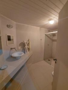 Casa espaçosa com piscina e churrasqueira - ILHABELA