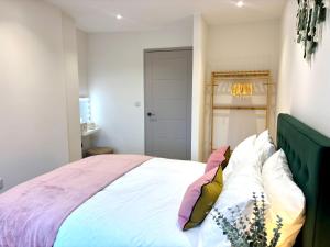 Poole Quay Seaside Escape-free parking 3 mins away