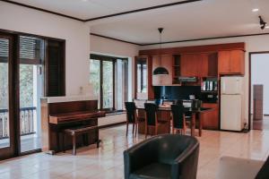 Rumah Pelita by Villa Lantera - Tennis Court & Swimming Pool