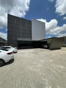 232 Concept Hotel - 加拉尼温斯