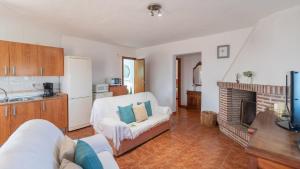 Villa Pajaritos Iznate by Ruralidays