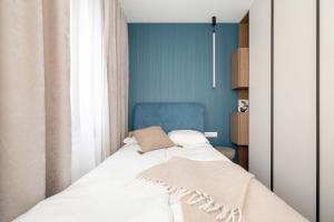 Klimatyzowany Apartament Blisko Parku w Krakowie z 3 Sypialniami, Wanną i Parkingiem by Renters Prestige