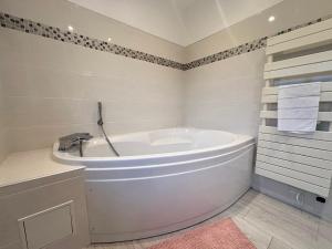 Maisons de vacances Belle longere normande avec piscine chauffee : photos des chambres