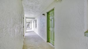 Relaxing Ocean Condo Steps from the Beach