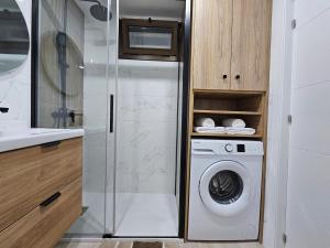 Los Cristianos - Valdes Center 9 - As de Casas