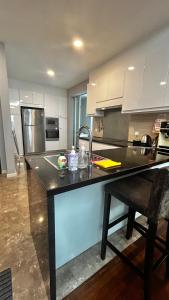 LUXURY 3r2b Penthouse The Shore Hotel & Residences