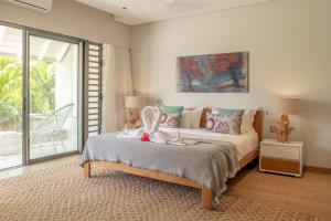 Exotic Golf view villa at Anahita