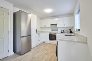 Host & Stay - Aronora Guest House