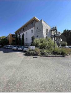 Le Clos dAix studio 105 parking