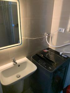 FIELD 6 Staycation T6 U1001B