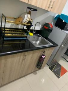 FIELD 6 Staycation T6 U1001B