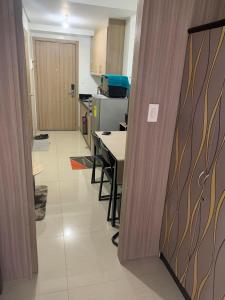 FIELD 6 Staycation T6 U1001B