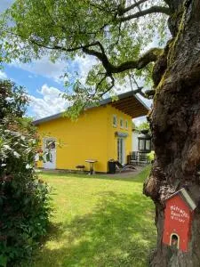 Tiny house with gallery and garden for 3 people - Staufenberg