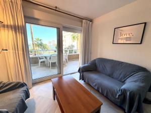 Carihuela en primera linea de playa con vistas y garaje! C