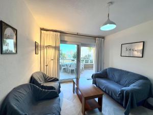 Carihuela en primera linea de playa con vistas y garaje! C