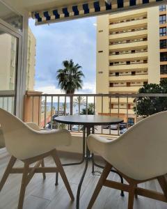 Sea View 2BR Beachfront & Cozy Balcony Marbella