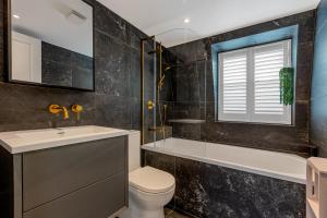 Stylish 3BR MLTLV flat 10min West Kensington St