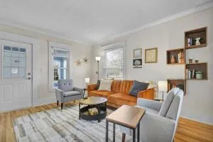 Boho Retro Style in Lansing 10 Mins to MSU Campus - Haslett