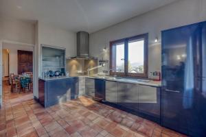 #HP La maison des Lilas Large family house sleeps 12 garden