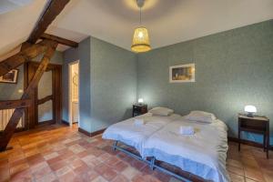 Maisons de vacances #HP La maison des Lilas Large family house sleeps 12 garden : photos des chambres