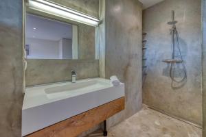 Maisons de vacances #HP La maison des Lilas Large family house sleeps 12 garden : photos des chambres