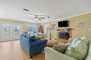 Lazy Dayz by Vacation Homes Collection