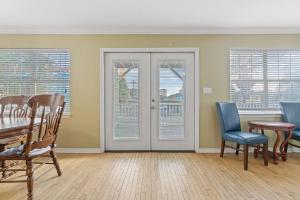 Lazy Dayz by Vacation Homes Collection