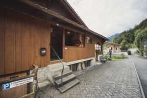 Top floor flat with lake view and balcony